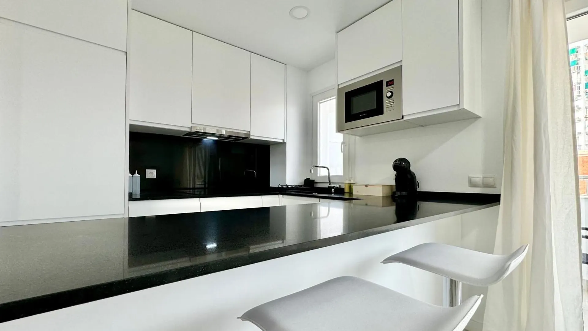 Apartamento En 1ª Linea De Playa, Piscina Y Parking Benalmadena Spain