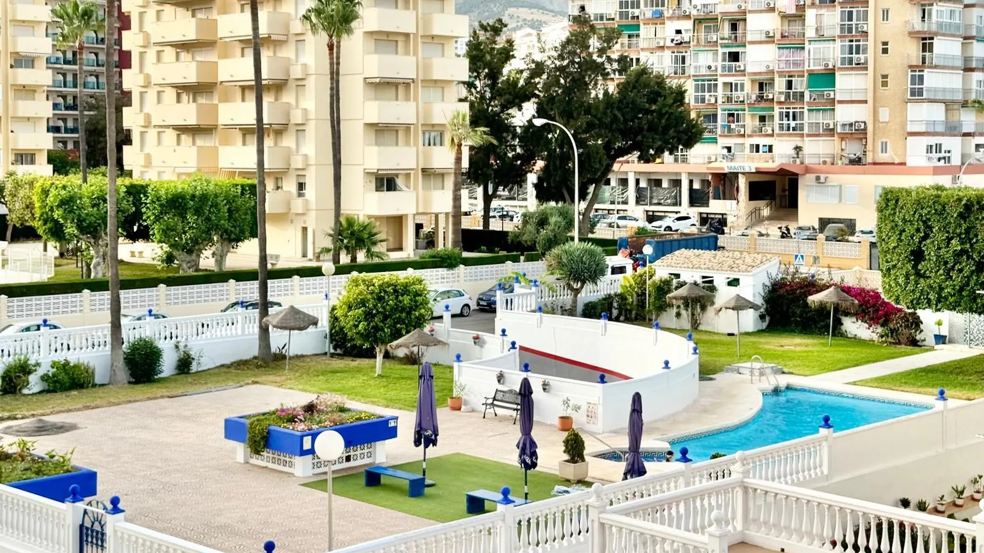 Apartamento En 1ª Linea De Playa, Piscina Y Parking بينالماذينا