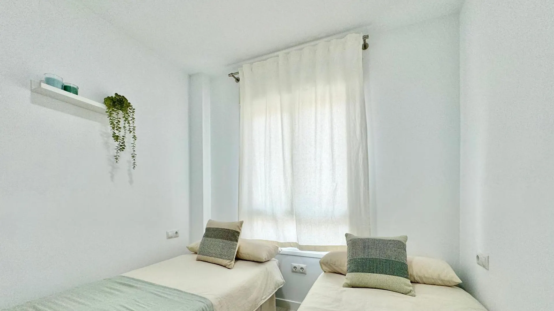 Apartamento En 1ª Linea De Playa, Piscina Y Parking Benalmadena Apartment