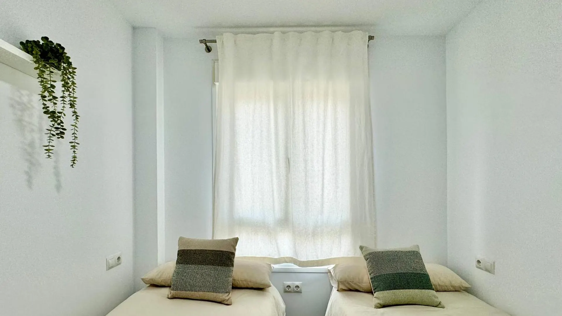 شقة Apartamento En 1ª Linea De Playa, Piscina Y Parking بينالماذينا